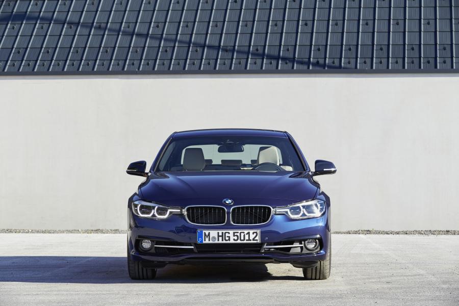  BMW 340i Sport Line 2015 года  (фото 46 из 47)